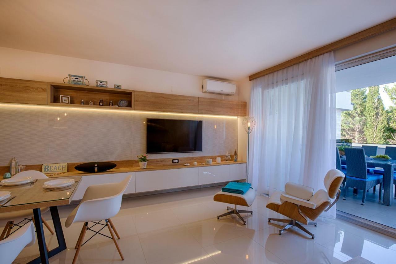 Deluxe New Apartments - Few Steps From The Beach - Luxury Holiday With Style - By Traveler Tourist Agency Krk Krk Town Dış mekan fotoğraf