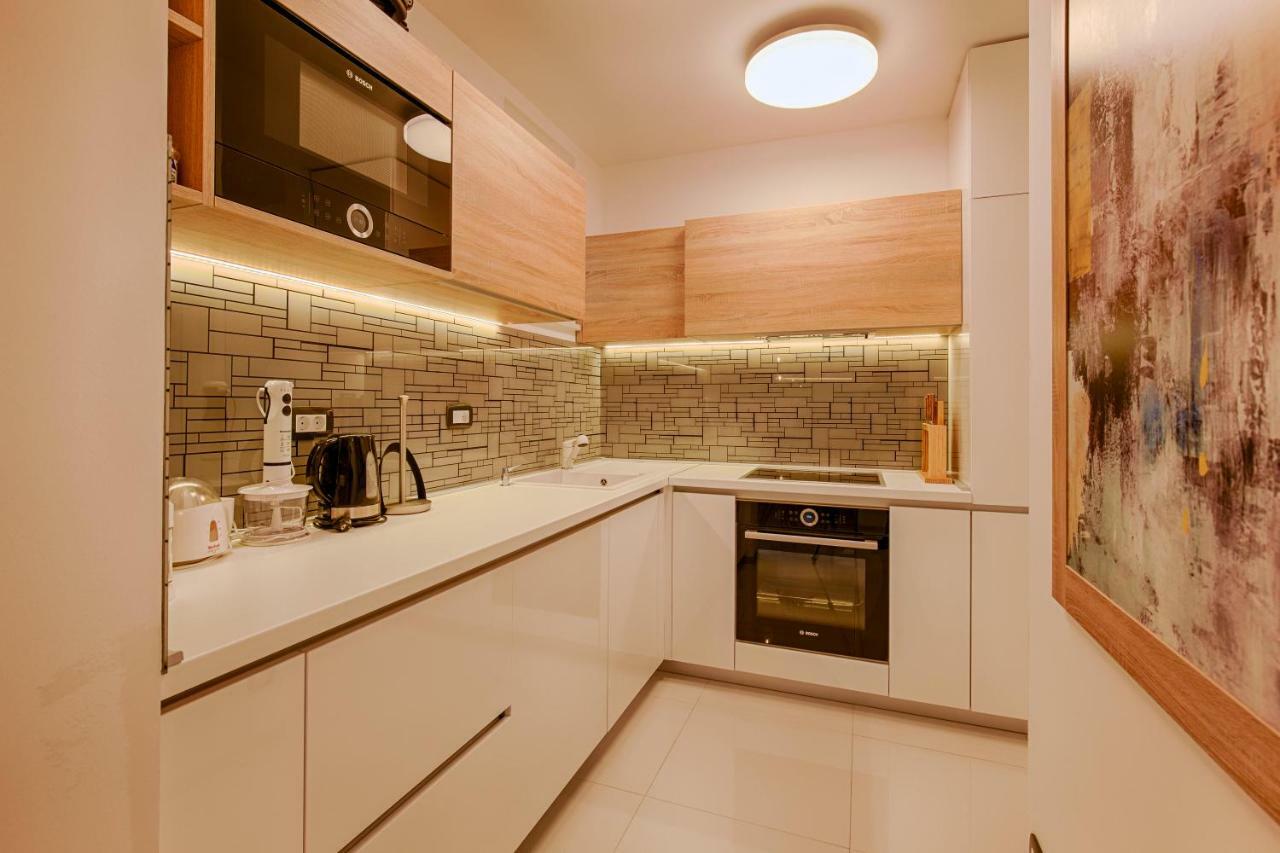 Deluxe New Apartments - Few Steps From The Beach - Luxury Holiday With Style - By Traveler Tourist Agency Krk Krk Town Dış mekan fotoğraf