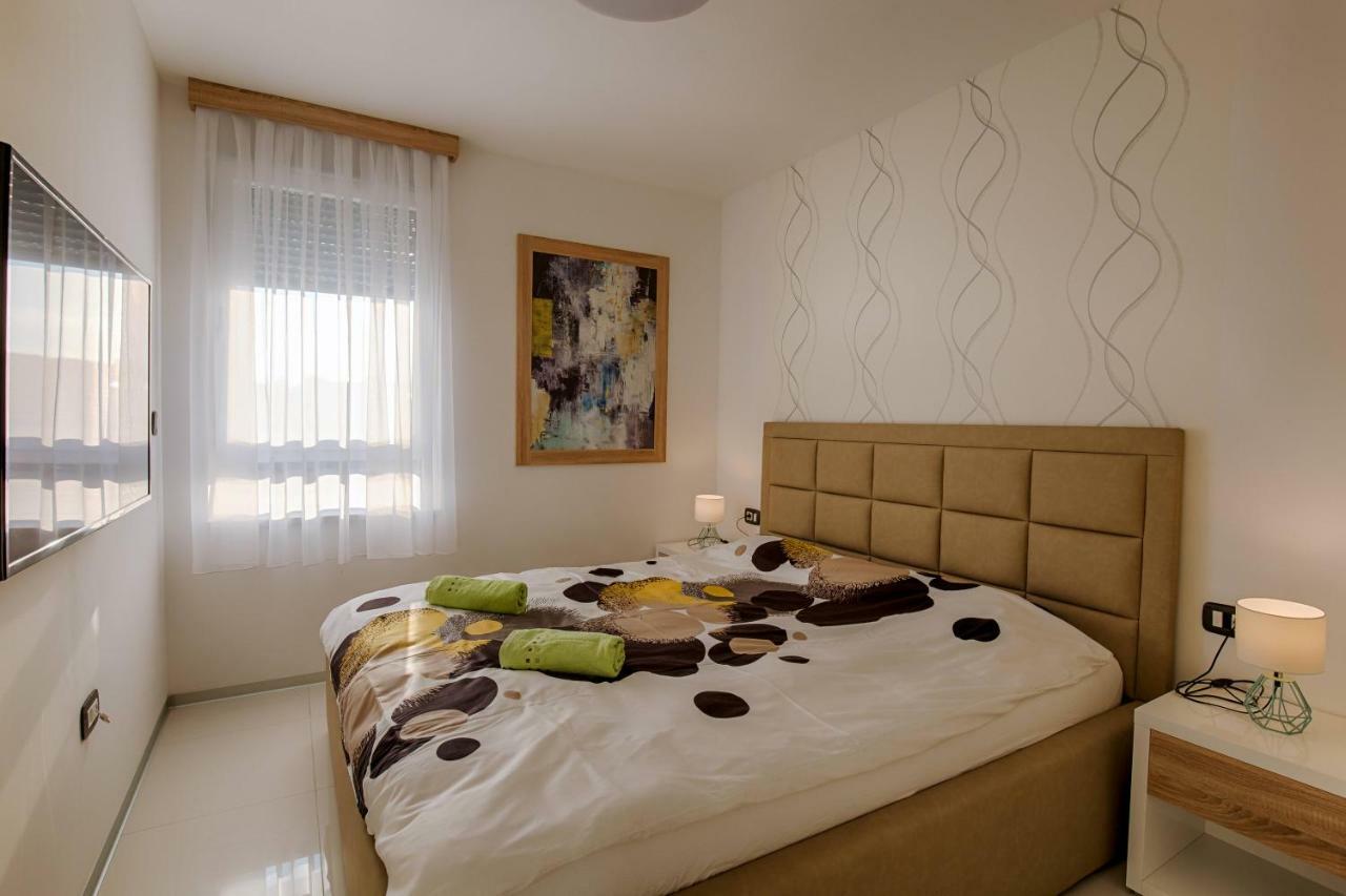 Deluxe New Apartments - Few Steps From The Beach - Luxury Holiday With Style - By Traveler Tourist Agency Krk Krk Town Dış mekan fotoğraf