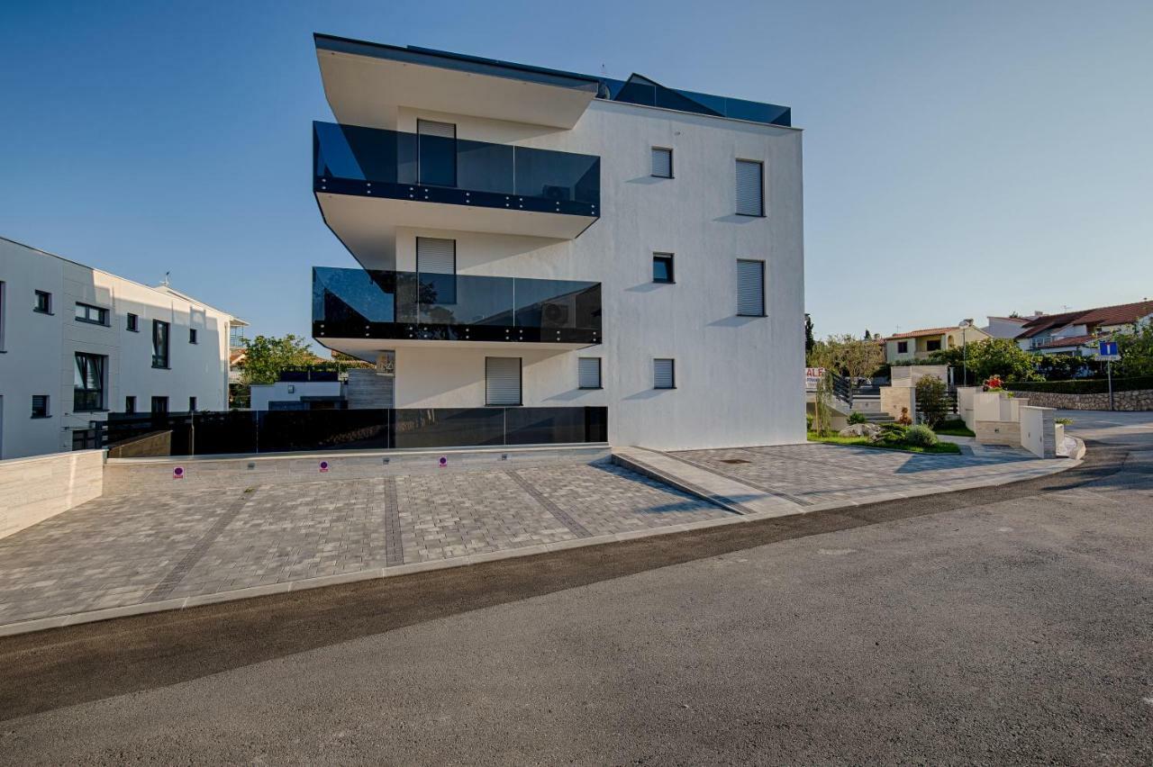 Deluxe New Apartments - Few Steps From The Beach - Luxury Holiday With Style - By Traveler Tourist Agency Krk Krk Town Dış mekan fotoğraf