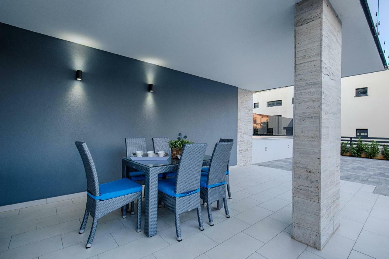 Deluxe New Apartments - Few Steps From The Beach - Luxury Holiday With Style - By Traveler Tourist Agency Krk Krk Town Dış mekan fotoğraf
