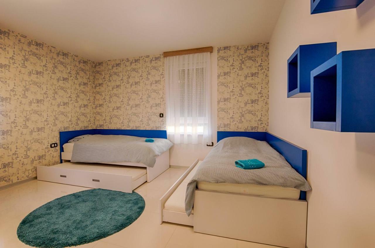 Deluxe New Apartments - Few Steps From The Beach - Luxury Holiday With Style - By Traveler Tourist Agency Krk Krk Town Dış mekan fotoğraf