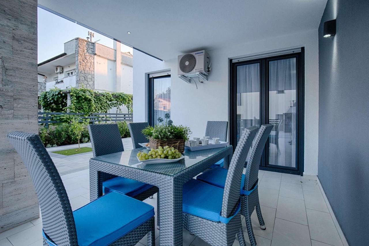 Deluxe New Apartments - Few Steps From The Beach - Luxury Holiday With Style - By Traveler Tourist Agency Krk Krk Town Dış mekan fotoğraf